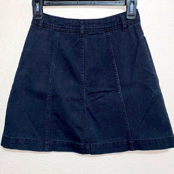 Black Button Down Skirt (2) Divided - Picture 5 of 7